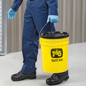 Kit antiderrames PIG® solo para aceites en contenedor económico de alta visibilidad - KIT4200